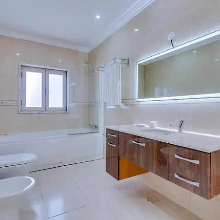 Namora Com 4 Quartos E Piscina Privada