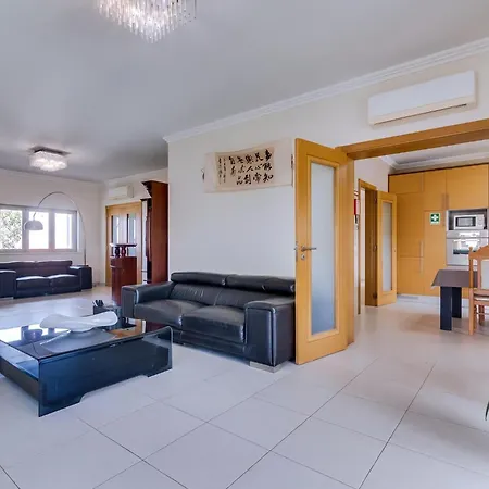 Namora Com 4 Quartos E Piscina Privada アパート ローレ