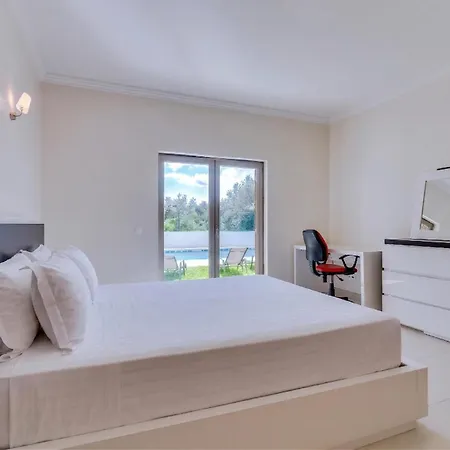 アパート Namora Com 4 Quartos E Piscina Privada ローレ