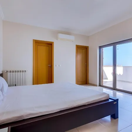 Namora Com 4 Quartos E Piscina Privada