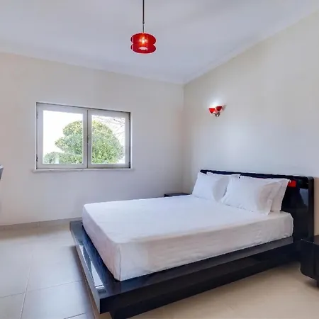 Namora Com 4 Quartos E Piscina Privada Apartmán